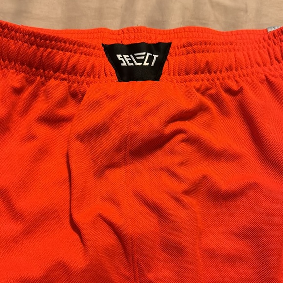 Boys XL Under Armour shorts! - Picture 5 of 6